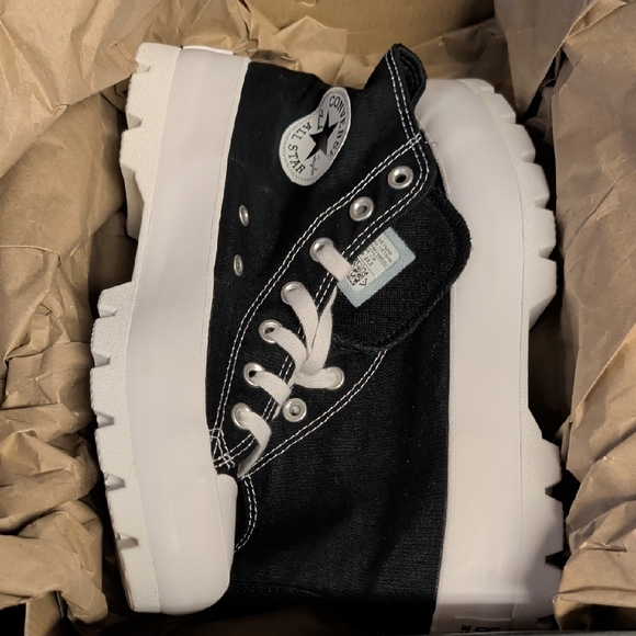 Converse Chuck Taylor All Star High Lugged 'Black' Sneakers Size 8 Like New/Box - Picture 11 of 11